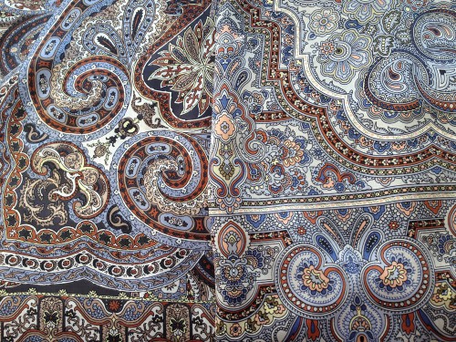 Новелла 846 - 18 , Л.Емельянова, саржа  и Затейница 760 - 14, Г.Сотскова, атлас