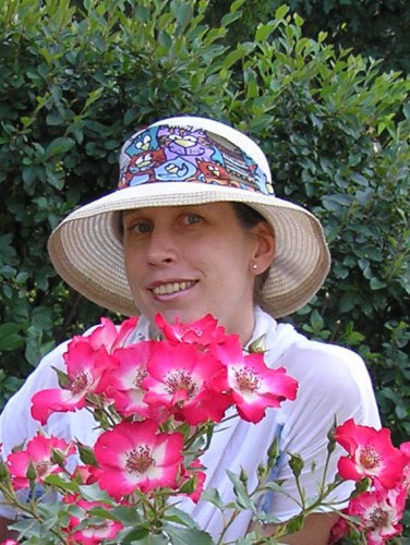 В дуэте с розой Руж Мейяндекор