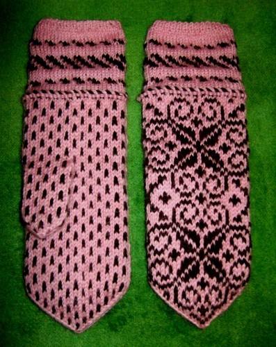 Эти варежки дочка назвала "Зефир"