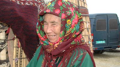 Торжок, наверное, самый популярный платок в Туркменистане