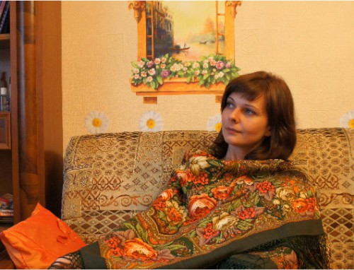 Счастливица 10. (Картинки-ромашки на стене-это я сижу в девичьей светелке моих дочек, разукрашенной по вкусу младшей)