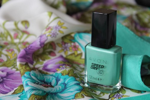 Цветущие маки-2 и Avon Speed dry 30 оттенок &quot;Turquoise pop&quot;