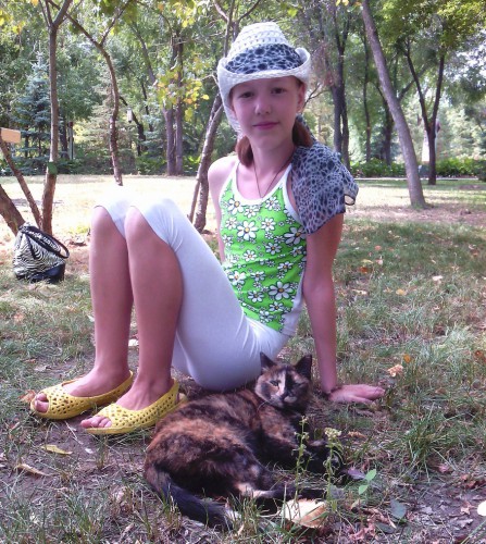 Настя со своим Кошачьим глазом сразу же нашла кошку!