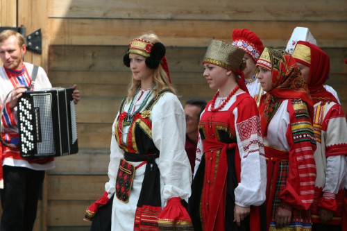 78848-kak-sshit-nacionalnyy-kostyum-rebenku-na-4.jpg
