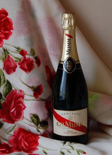 Шампанское Mumm Cordon Rouge Brut и Розы на снегу 1227-1