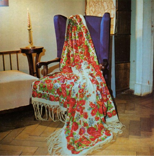 Мерцалова-Поэзия-народного-костюма-1988_113-1011x1024.jpg