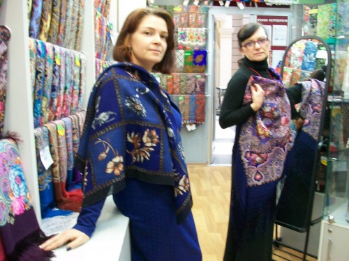 на Кохме Миндаль, на мне Сентябрь