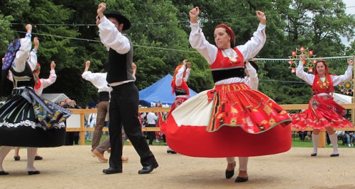 Portuguese_Folk_Dancing (1).jpg