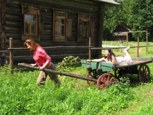Москвичи
