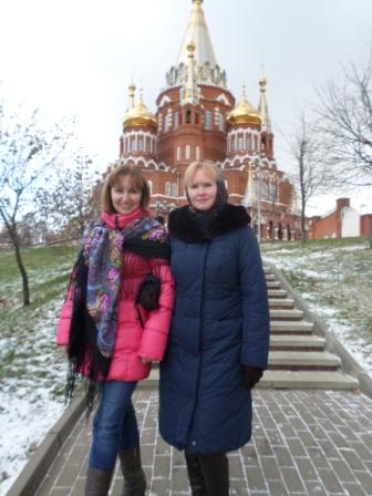Старый замок-14,Испанское вино-17,на голове у Ларисы-Таинственный вечер-14.
