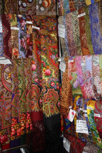 На переднем плане МИНДАЛЬ -6, -18