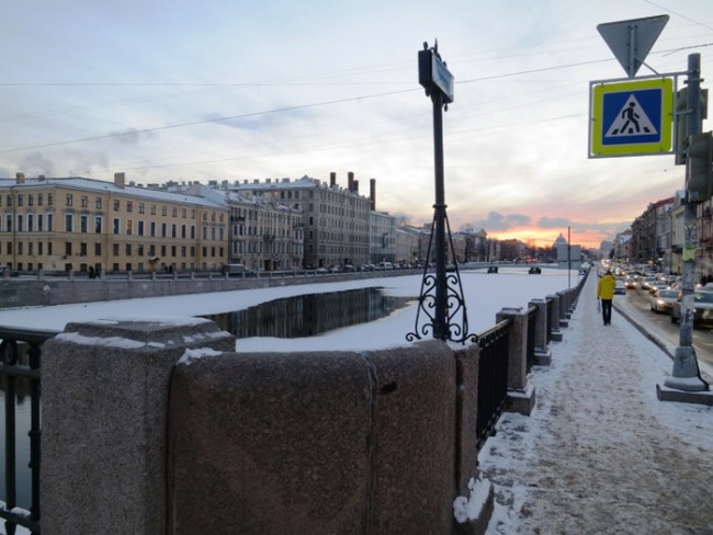 Фонтанка, Семёновский мост, взгляд на Троицкую церковь и гостинницу "Азимут".
