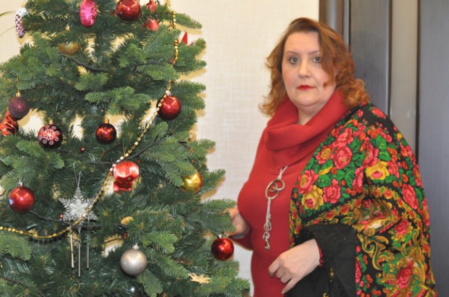 А не проводить ли мне Старый год, где Ваш коньяк, Холмс