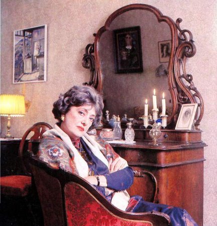 Алла Баянова.jpg