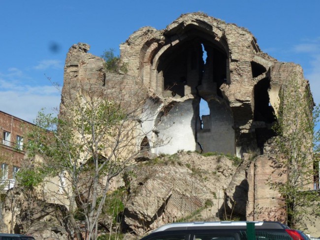 остатки  армянского храма Аветаран