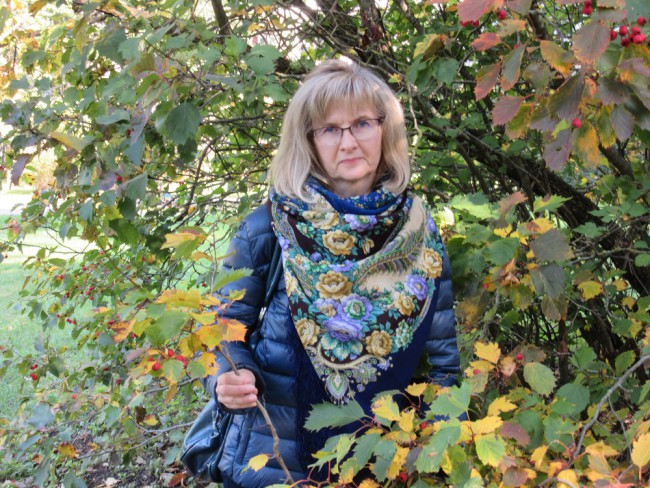 Платок шерстяной с шелковой бахромой &quot;Царевна Несмеяна&quot;, вид 14, 146х146 см<br />Художник: Фадеева Валерия