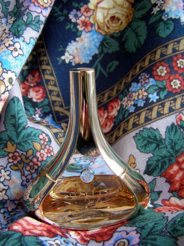 Платок &quot;Сирень&quot; и парфюм Guerlain Idylle duet
