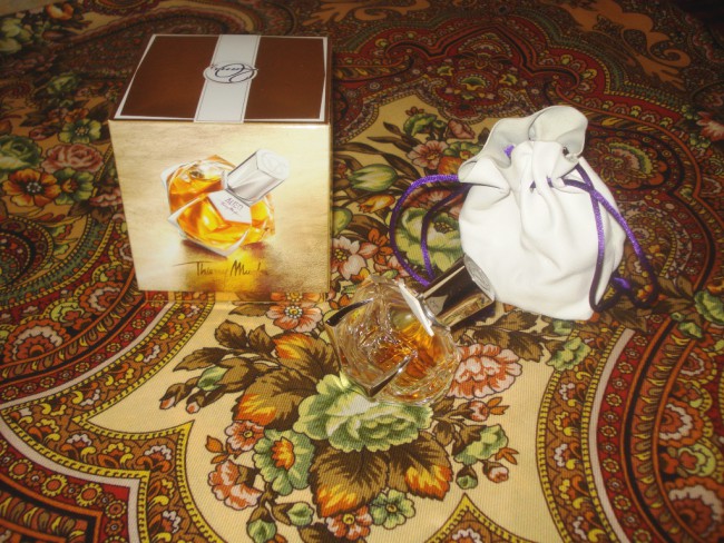 Alien Les Parfums de Cuir Thierry Mugler и Юлия-17, автор - Елена Жукова