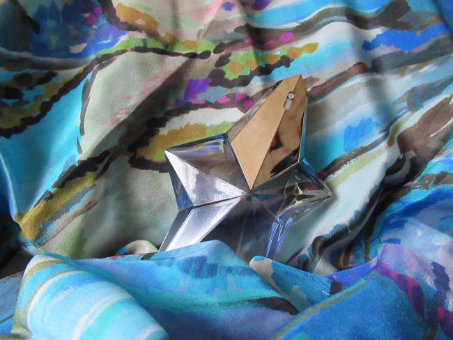 Angel Aqua Chic Thierry Mugler и платок шелковый Болеро 13, 65 х 65 см, Художник: Иконникова Любовь