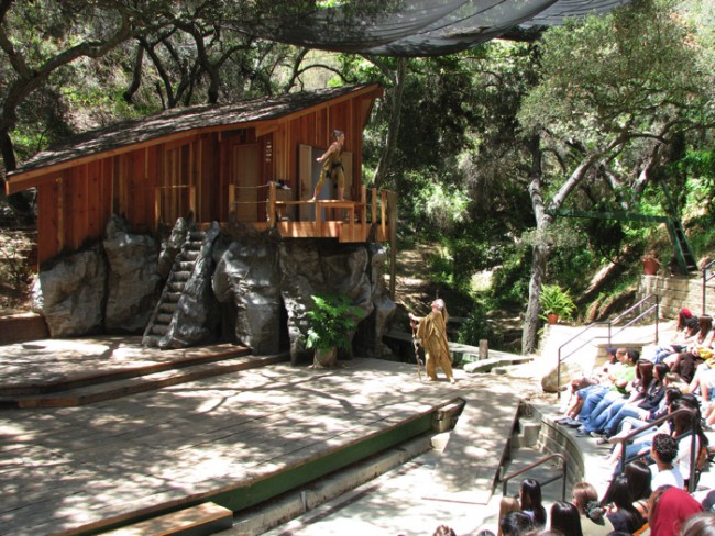 Theatricum_Tiring House_1.jpg