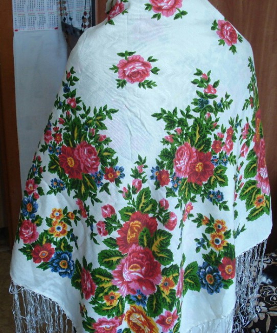 664402436_3_933x700_prodam-shal-platok-zhenskaya-odezhda-1.jpg