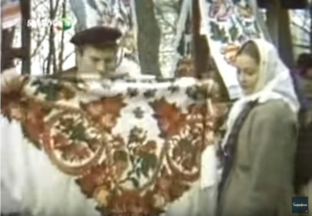 Беларусь люди на болоте.jpg