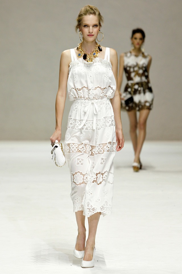 Spring-Summer_2011_Dolce__Gabbana_042.jpg