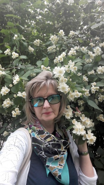 Платок шелковый (креп-жоржет) «Парк «Гуэль», вид 10, 84х84 см<br />Художник: Манукян Аспрам