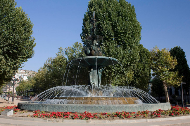 Granada-Fuente_de_las_granadas.jpg