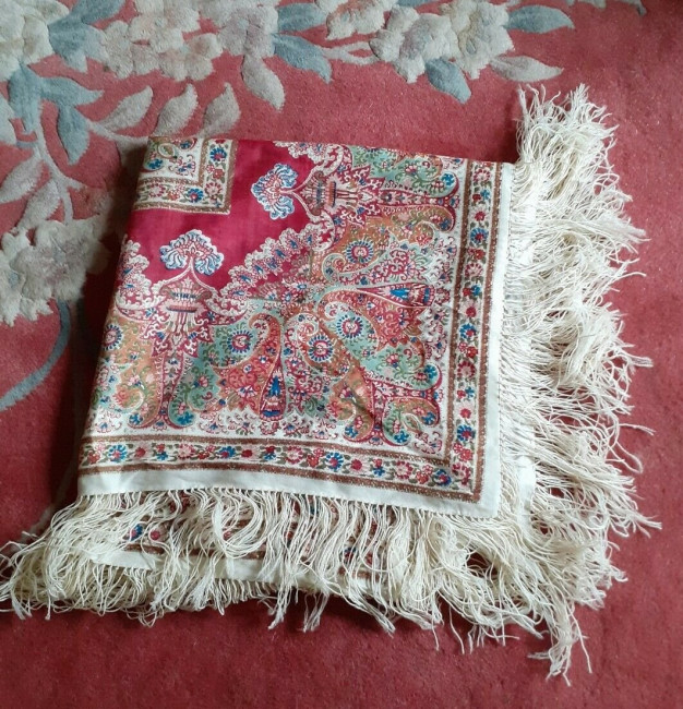 Antique-Victorian-Fringed-Floral-Print-Fringed-Paisley-Shawl-_57 (1).jpg