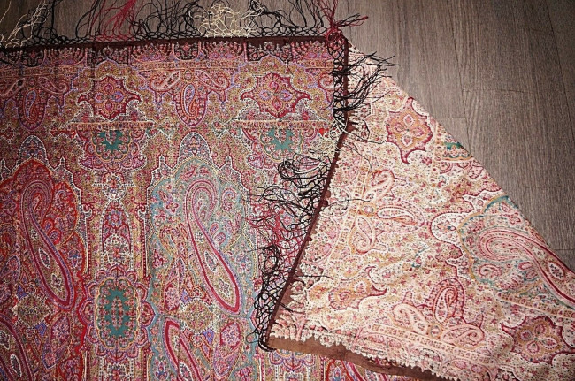 Antique-large-vintage-printed-Kashmir-Paisley-silk-_57 (2).jpg