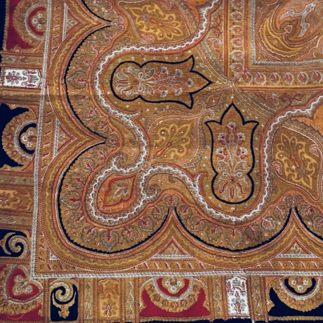 antique-wool-paisley-shawl-scarf_1_64a78c960e9fc0eb0d423162acf3aa75 (2).jpg
