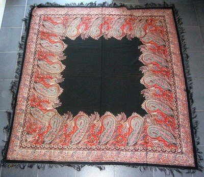 large-victorian-black-paisley-wool_360_ff49661d77446fdc8872445cb274fd04.jpg