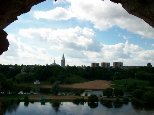 а из нашего окна уж Эстония видна