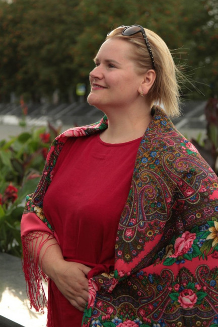 Лена Р Омик кр.jpg