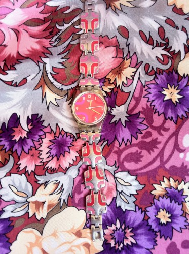 Отражение Юноны и часы swatch
