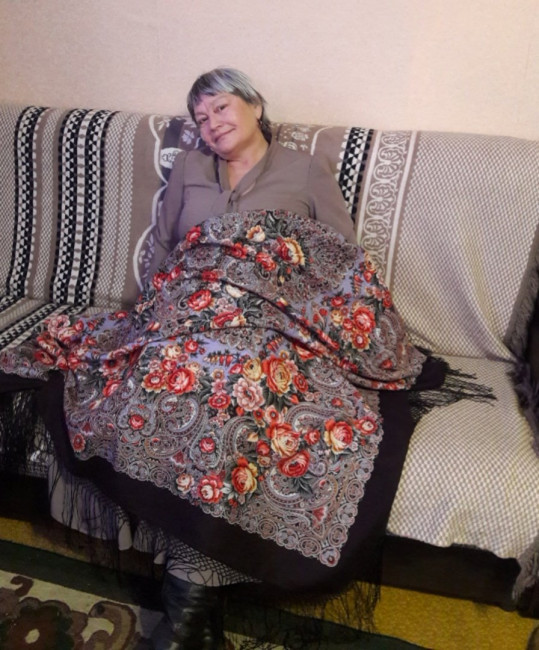 Мчится тройка 17 на диване утром.jpg