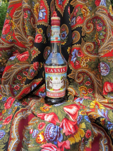 В лунном свете 1235-18 и черносмородиновый ликер Creme de Cassis de Dijon