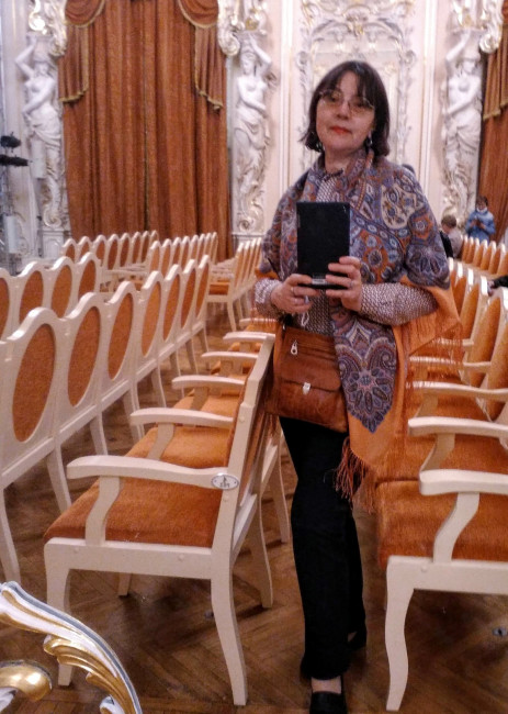 Фото в СПб в прошлом году (плохого качества в полумраке)