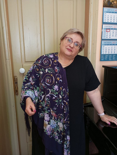 Праздник души-15 шёлковая шаль 130/130