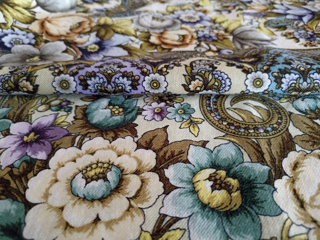 Красавица - внизу