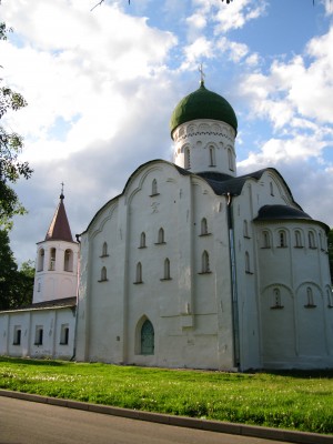 Церковь Федора Стратилата. Характерная новгородская архитектура.
