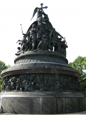 Великий памятник Тысячелетию России. Во время войны немцы его  распилили и тянули узкоколейку, чтобы вывезти, но не успели.