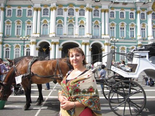 У Эрмитажа.