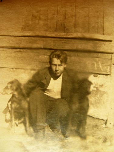 Миша Поливанов со своими любимыми собаками.