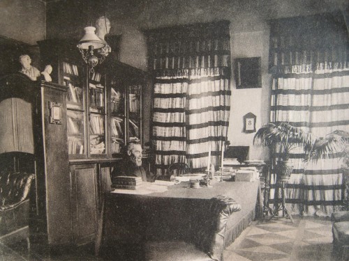 Лев Иванович Поливанов в своём рабочем кабинете.