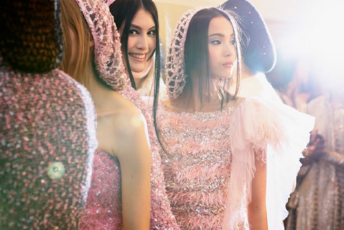 chanel-fall-winter-2012-13-haute-couture-backstages-10.jpg