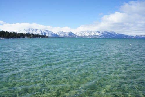 изумрудная вода
