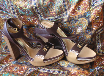 Босоножки Балдинини и платок саржевый "Масленница"