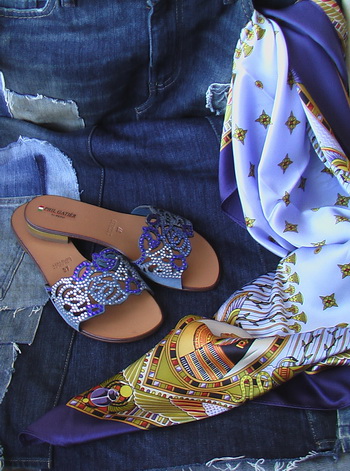 Шлёпки Репо и шёлковый платок "Скарабей"